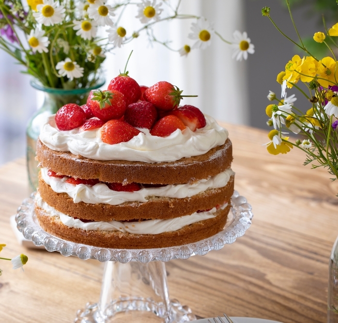 Pikotov dort s jahodami, mascarpone a lemon curd